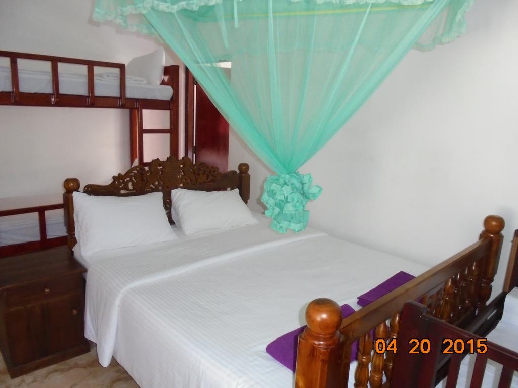 The Hotel Paradise Катунаяка Екстер'єр фото