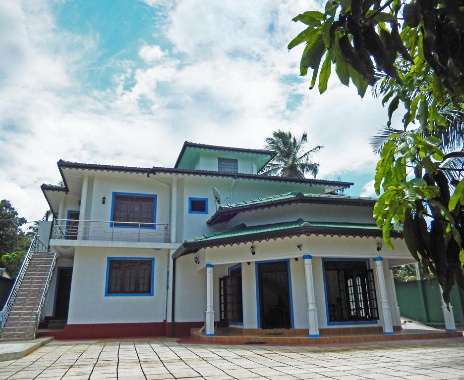 The Hotel Paradise Катунаяка Екстер'єр фото