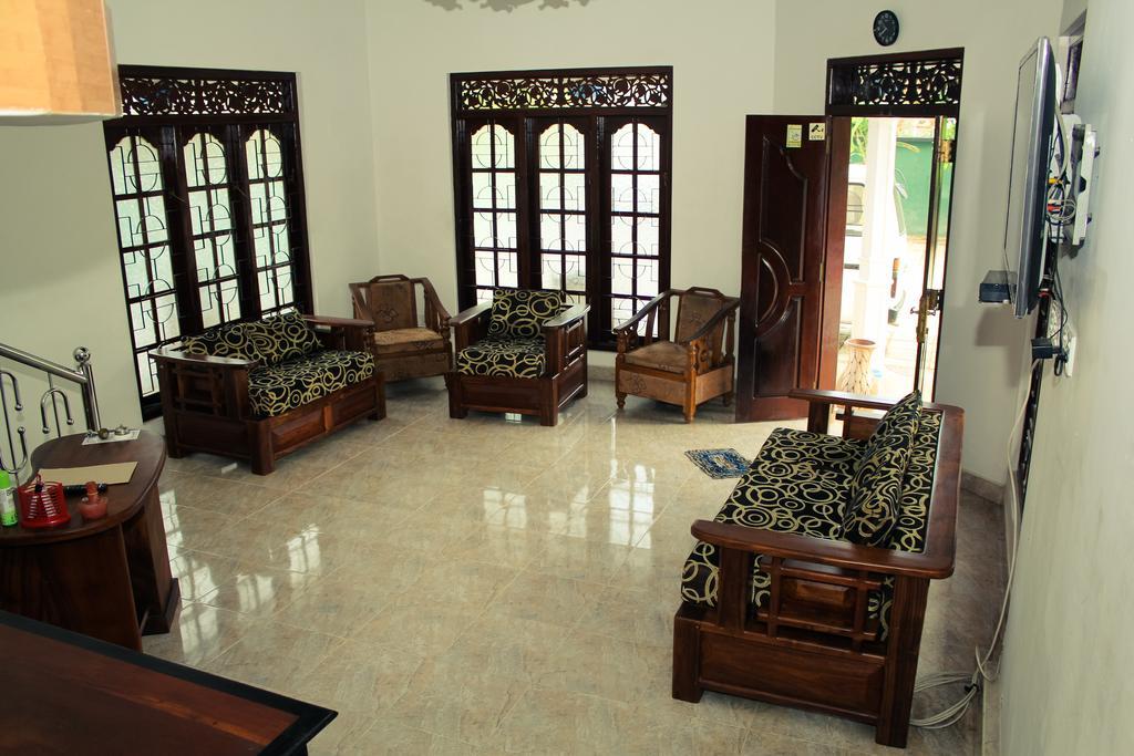 The Hotel Paradise Катунаяка Екстер'єр фото